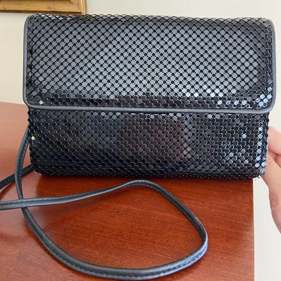 Vintage WHITING and DAVIS INTERNATIONAL Black Mesh Medium Handbag - Picture 1 of 13